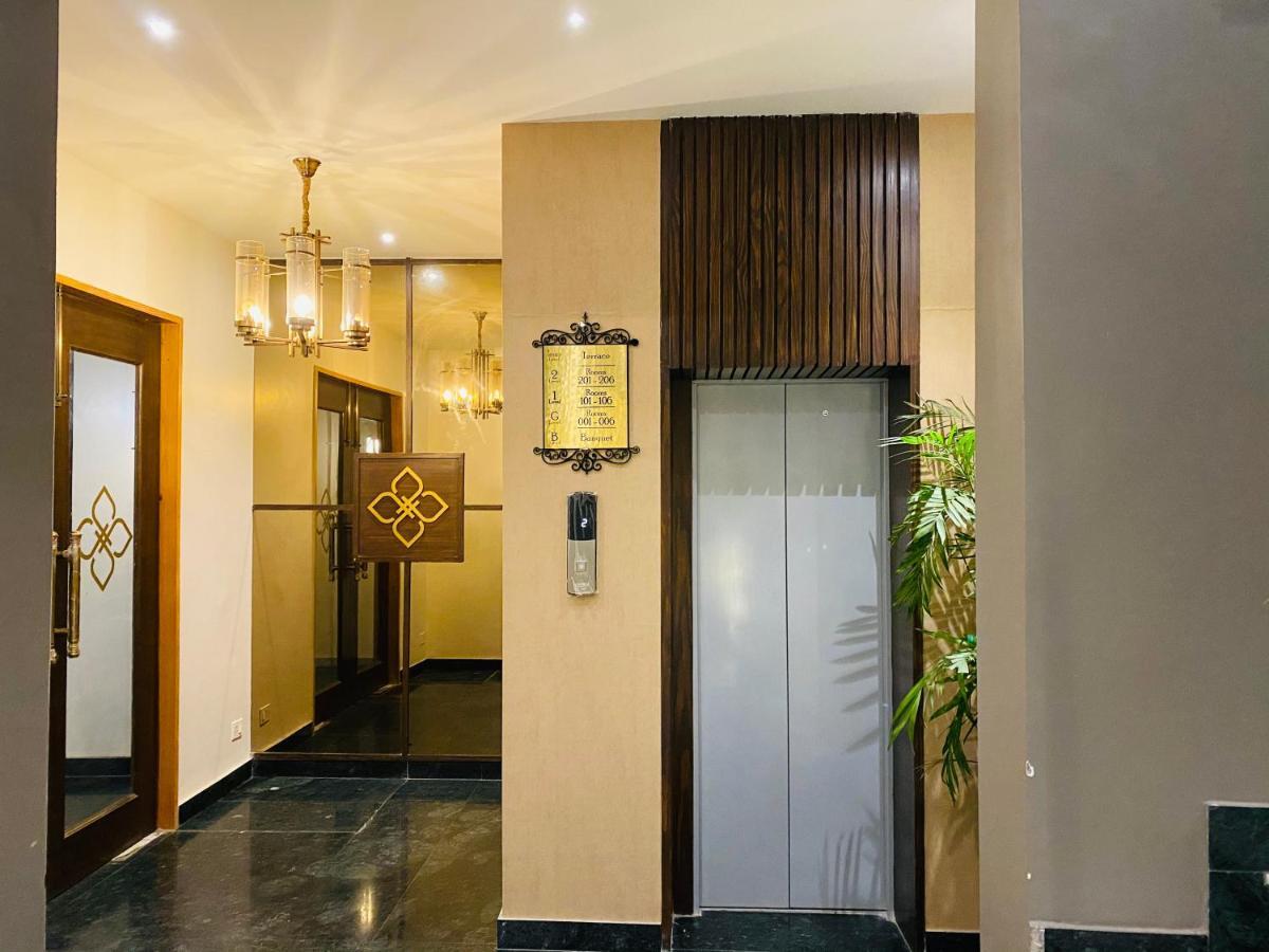 Hotel Imperial Park グルガウン エクステリア 写真